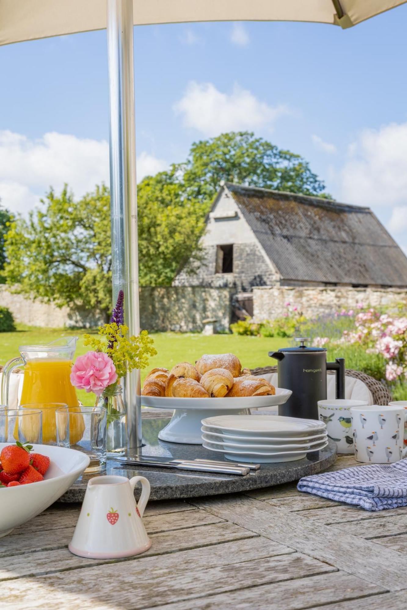 Overtown Manor Bed And Breakfast Суиндон Экстерьер фото