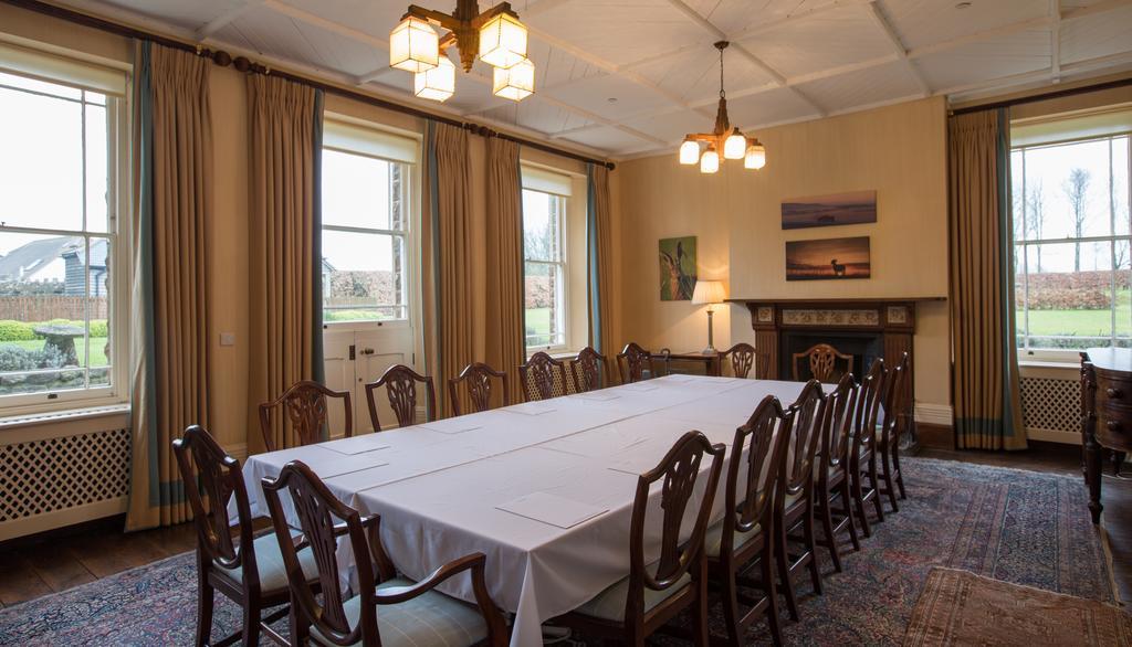 Overtown Manor Bed And Breakfast Суиндон Экстерьер фото